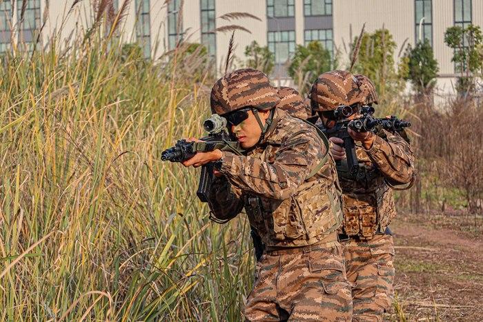 寒冬砺剑！重庆武警特战队员冬日练兵忙